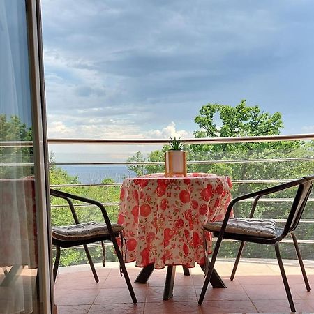 Starry Night - Smart Tv, Extra Big Bed, Big Bathtub, Private Parking, Sea View, Wifi, 2Bedrooms Volosko Eksteriør bilde
