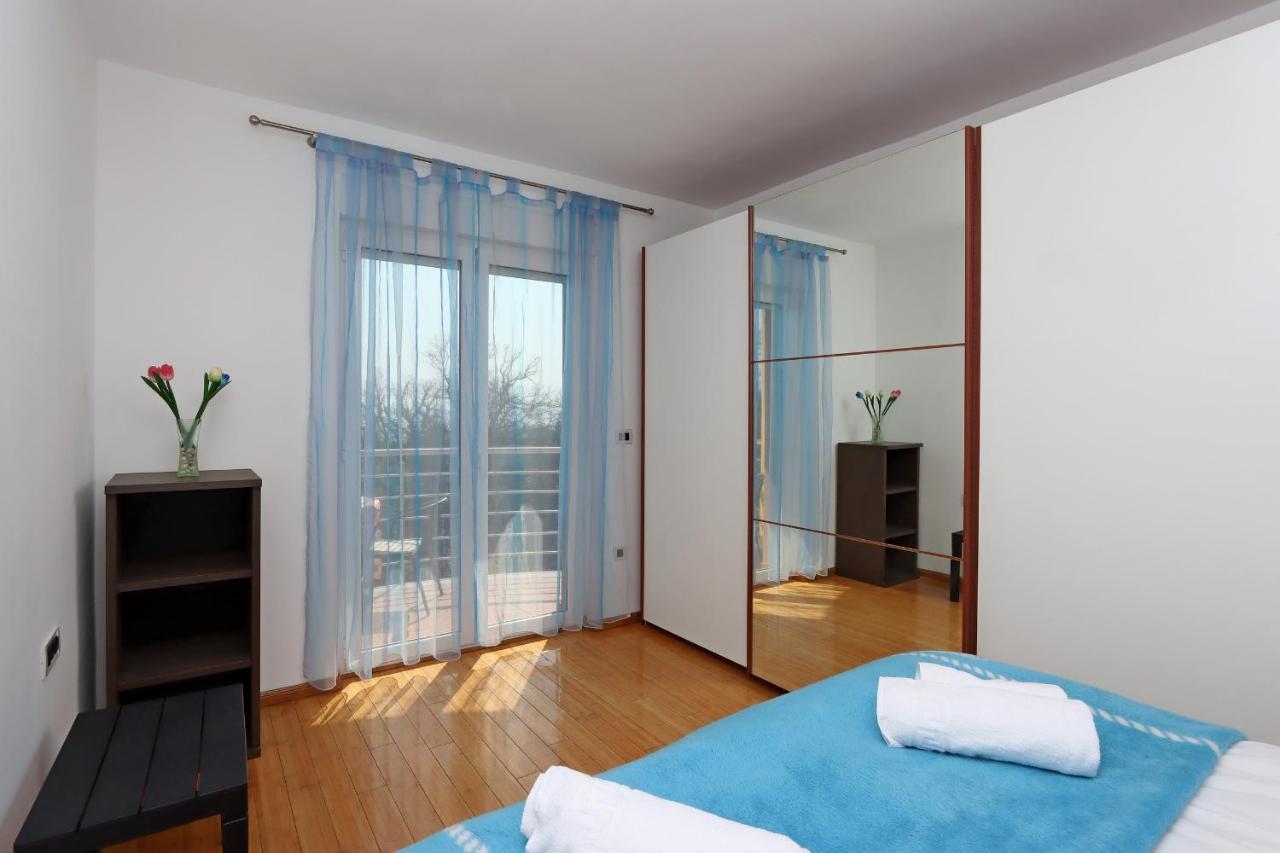Starry Night - Smart Tv, Extra Big Bed, Big Bathtub, Private Parking, Sea View, Wifi, 2Bedrooms Volosko Eksteriør bilde