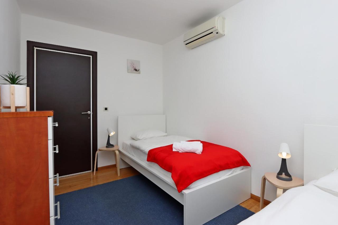 Starry Night - Smart Tv, Extra Big Bed, Big Bathtub, Private Parking, Sea View, Wifi, 2Bedrooms Volosko Eksteriør bilde