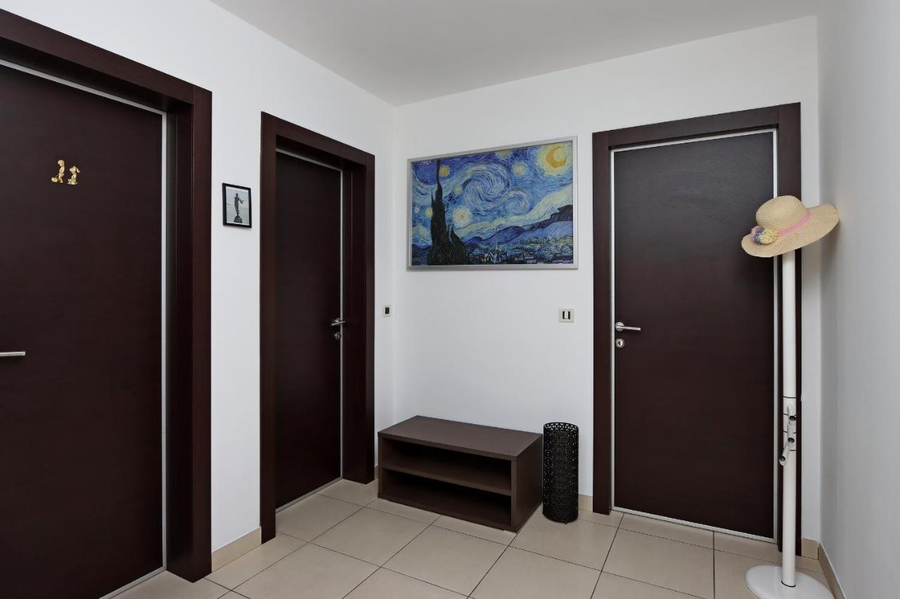 Starry Night - Smart Tv, Extra Big Bed, Big Bathtub, Private Parking, Sea View, Wifi, 2Bedrooms Volosko Eksteriør bilde