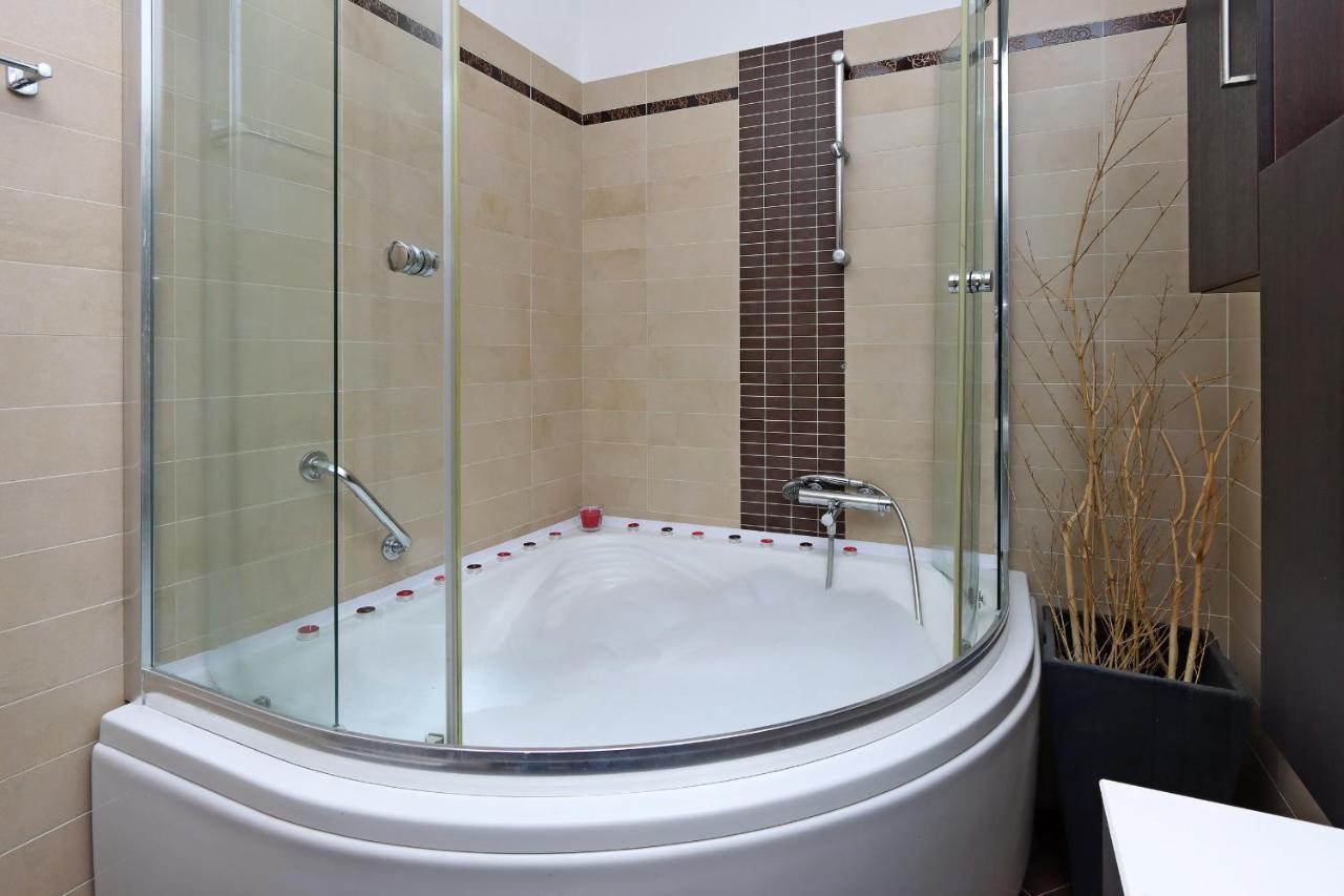 Starry Night - Smart Tv, Extra Big Bed, Big Bathtub, Private Parking, Sea View, Wifi, 2Bedrooms Volosko Eksteriør bilde
