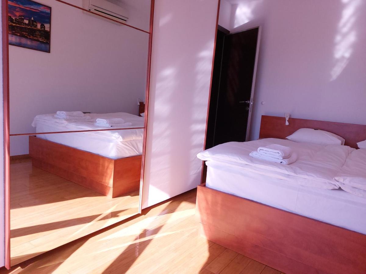 Starry Night - Smart Tv, Extra Big Bed, Big Bathtub, Private Parking, Sea View, Wifi, 2Bedrooms Volosko Eksteriør bilde