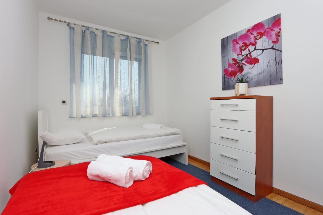 Starry Night - Smart Tv, Extra Big Bed, Big Bathtub, Private Parking, Sea View, Wifi, 2Bedrooms Volosko Eksteriør bilde
