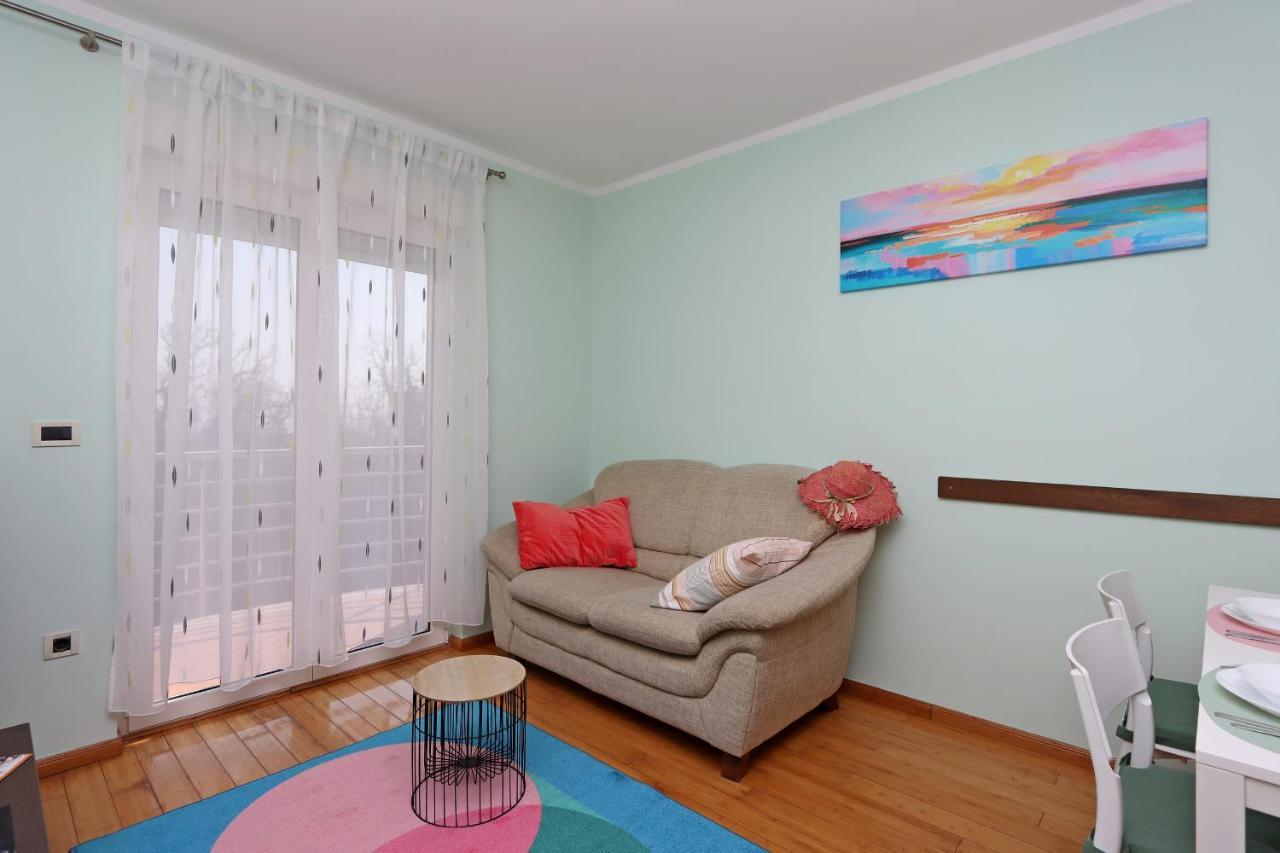Starry Night - Smart Tv, Extra Big Bed, Big Bathtub, Private Parking, Sea View, Wifi, 2Bedrooms Volosko Eksteriør bilde