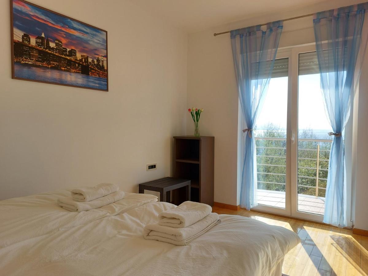 Starry Night - Smart Tv, Extra Big Bed, Big Bathtub, Private Parking, Sea View, Wifi, 2Bedrooms Volosko Eksteriør bilde